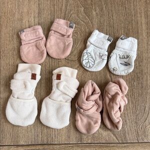 Goumi Kids Baby Mittens and Booties Set